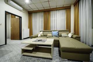 Отель Hotel Gwarna Легница Апартаменты Делюкс-5