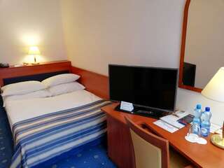 Отель Hotel Gwarna Легница Двухместный номер с 1 кроватью-1